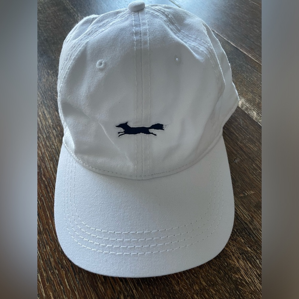 Country Club Prep Longshank the Fox twill, white cotton hat